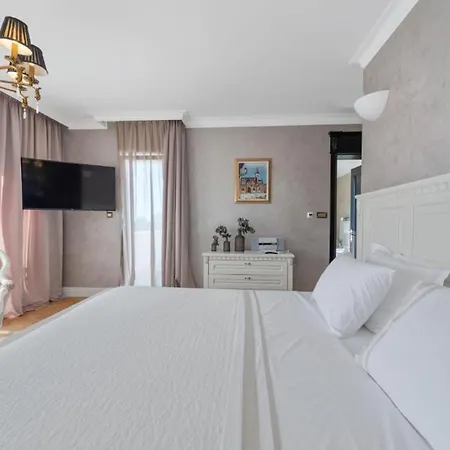 Carolus In Vodice