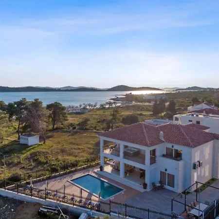 Carolus In * Vodice