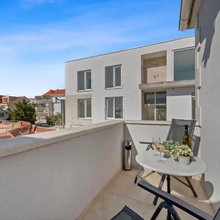 Carolus In Villa Vodice